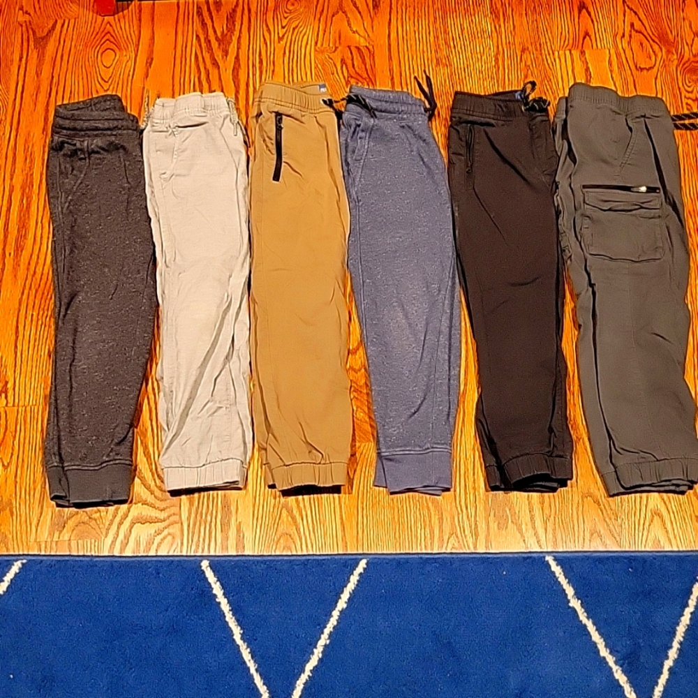 (6) Jogger Pants